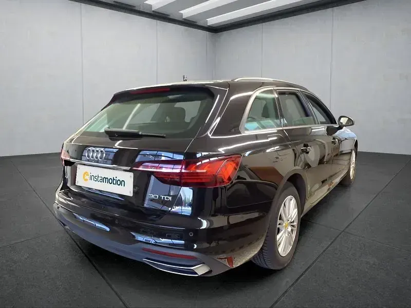 Gebraucht Audi A4 136 PS (100 kW) 2023 Schwarz Kombi