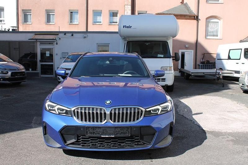 Gebraucht BMW 320e M Sport 163 PS (119 kW) 2022 Blau Kombi