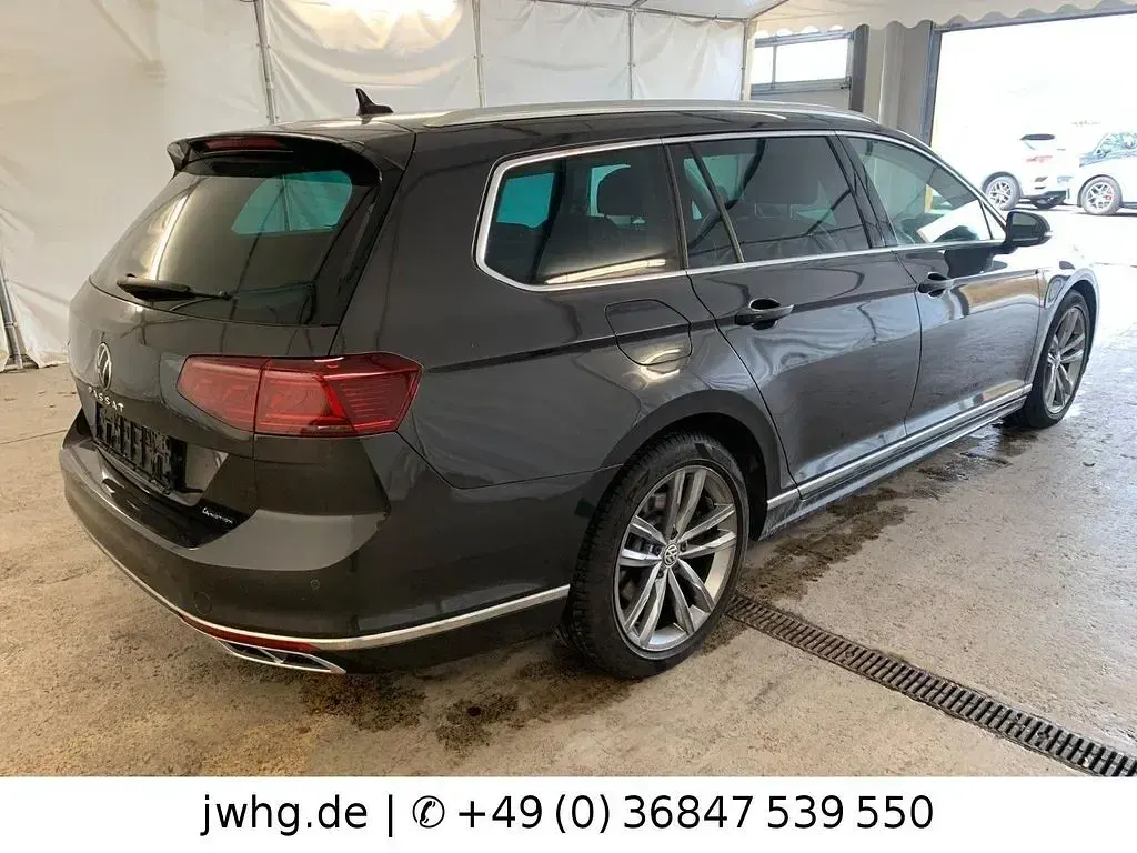 Gebraucht VW Passat Elegance 239 PS (175 kW) 2020 Grau Kombi