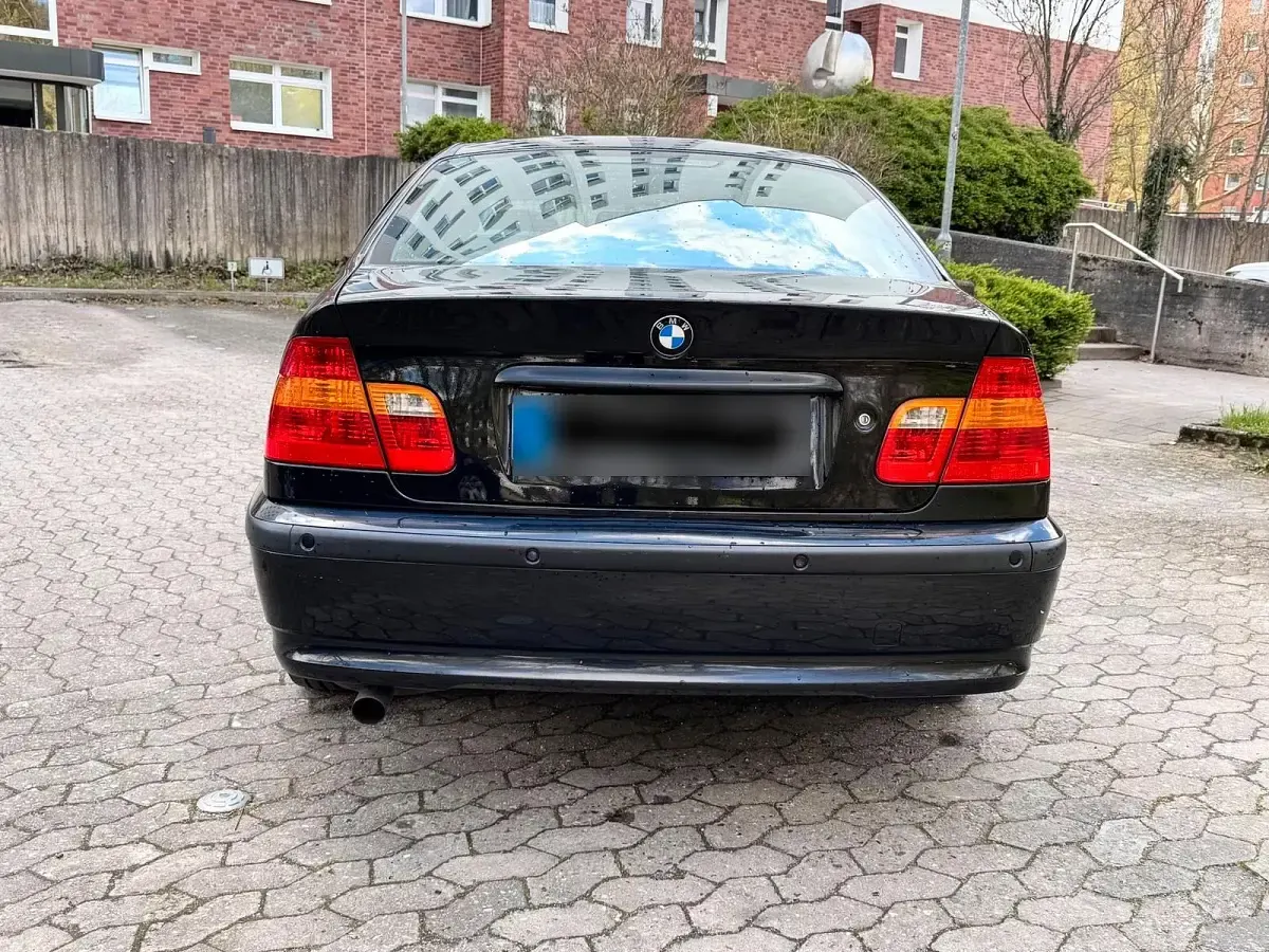 Gebraucht BMW 316 116 PS (85 kW) 2004 Schwarz Limousine