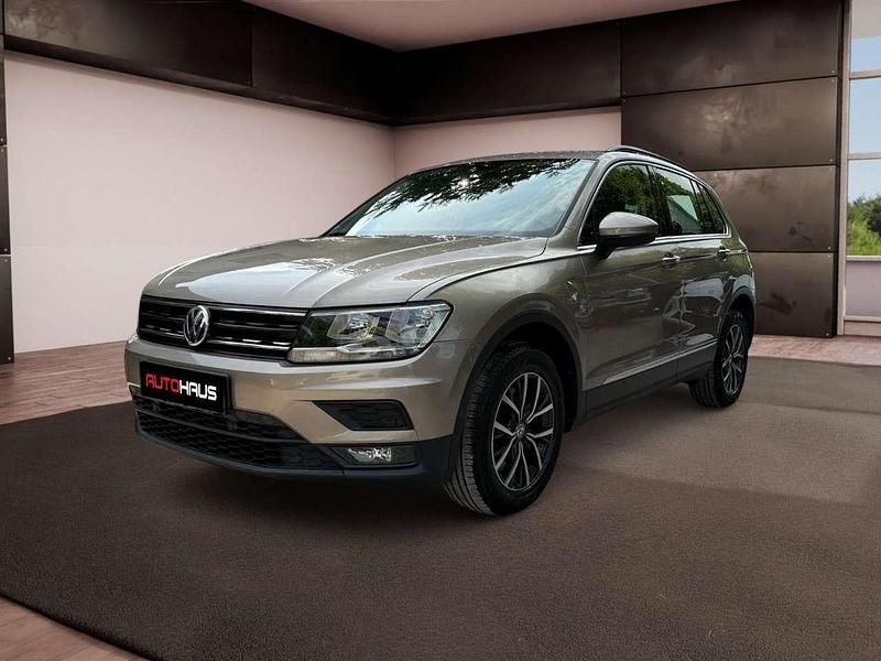 Titanium beige Gebraucht 2018 VW Tiguan Comfortline SUV | 23.900 € (Guter Preis) - Bild 1/4