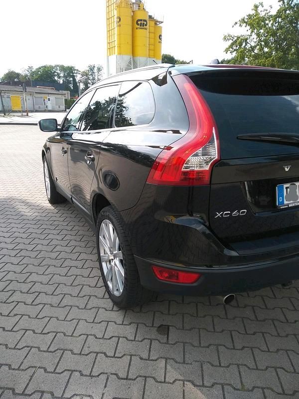 Schwarz Gebraucht 2013 Volvo XC60 SUV | 18.899 € (Teuer) - Bild 1/4