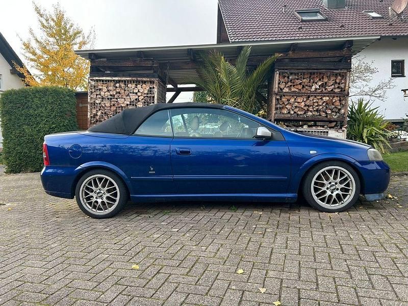 Gebraucht Opel Astra Cabriolet Edition 147 PS (108 kW) 2003 Blau Cabrio