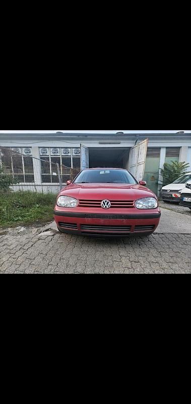 Rot Gebraucht 2001 VW Golf IV Kleinwagen | 500 € (Superpreis) - Bild 1/4