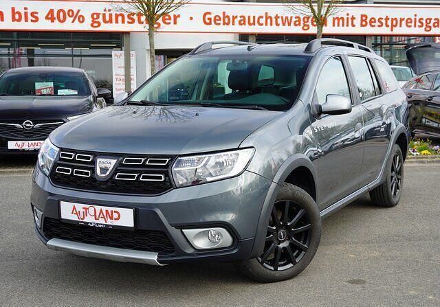 Grau Gebraucht 2018 Dacia Logan Stepway Limousine | 12.990 € (Teuer) - Bild 1/4