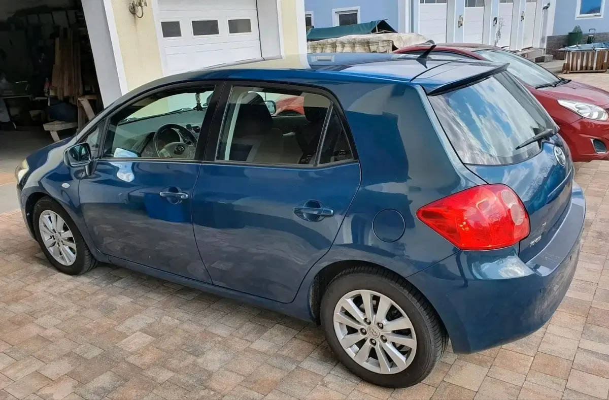 Gebraucht Toyota Auris 126 PS (92 kW) 2007 Blau Kleinwagen
