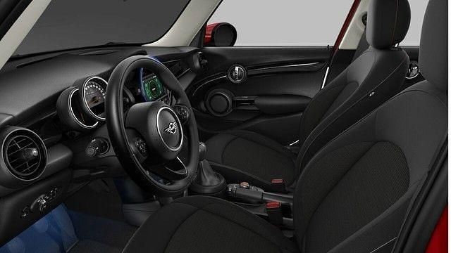 Usata Mini ONE 102 CV (75 kW) 2019 Rosso Utilitaria