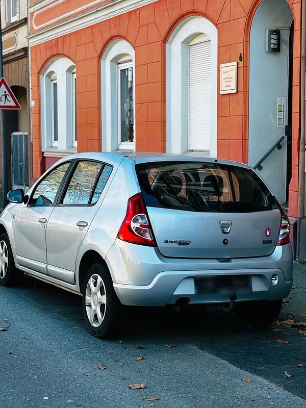 Gebraucht Dacia Sandero 75 PS (55 kW) 2008 Grau Kleinwagen