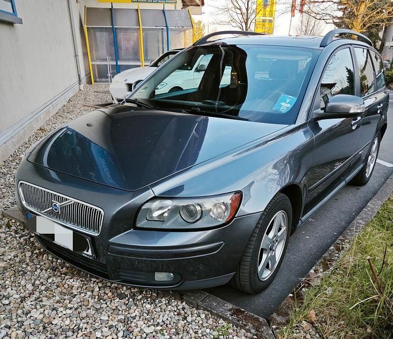 Grau Gebraucht 2006 Volvo V50 Kombi | 4.995 € (Teuer) - Bild 1/4