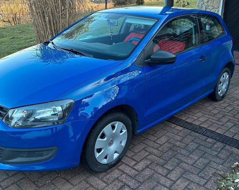 Gebraucht VW Polo 60 PS (44 kW) 2012 Blau Kleinwagen