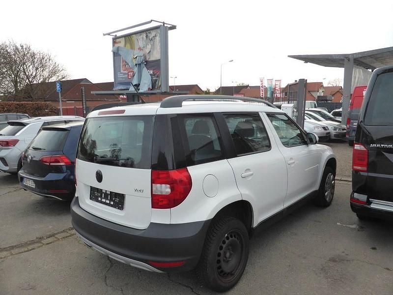 Gebraucht Skoda Yeti Active 105 PS (77 kW) 2013 Weiß SUV
