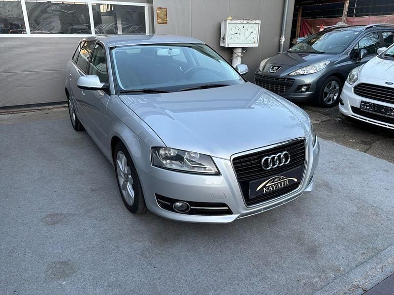 Gebraucht Audi A3 Attraction 105 PS (77 kW) 2012 Silber Kleinwagen