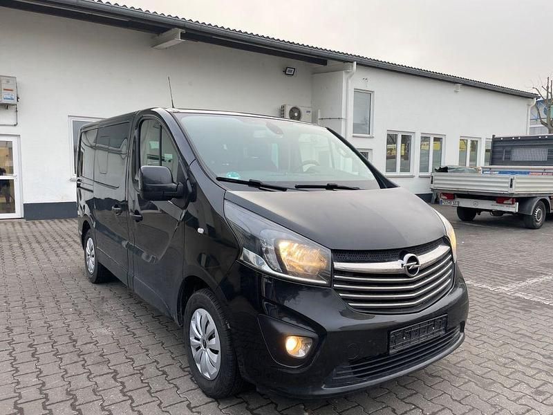 Gebraucht Opel Vivaro 145 PS (106 kW) 2018 Schwarz Van / Kleinbus