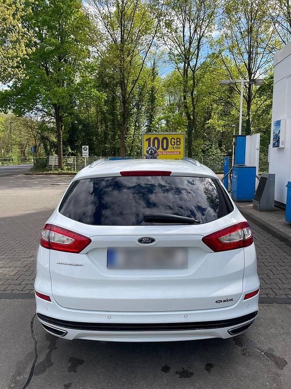 Gebraucht Ford Mondeo Titanium 179 PS (131 kW) 2017 Weiß Kombi