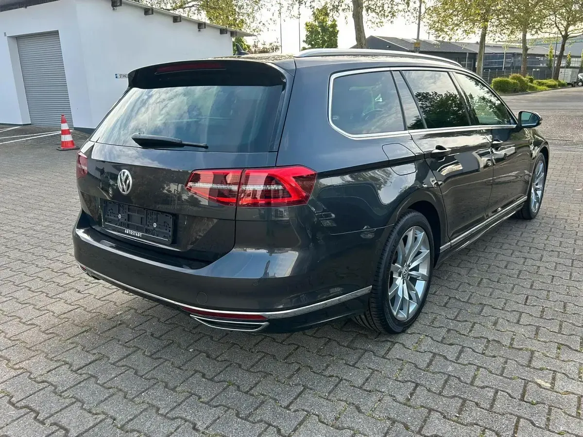 Używany VW Passat Highline 239 KM (175 kW) 2018 Szary Kombi