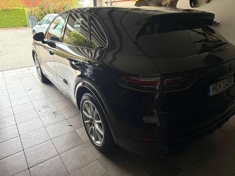 Gebraucht Porsche Cayenne Turbo 549 PS (403 kW) 2018 Schwarz SUV