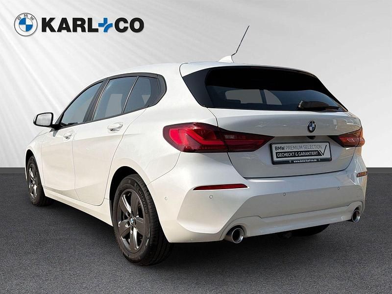 Gebraucht BMW 118 Advantage 150 PS (110 kW) 2022 Mineralweiss metallic Kleinwagen