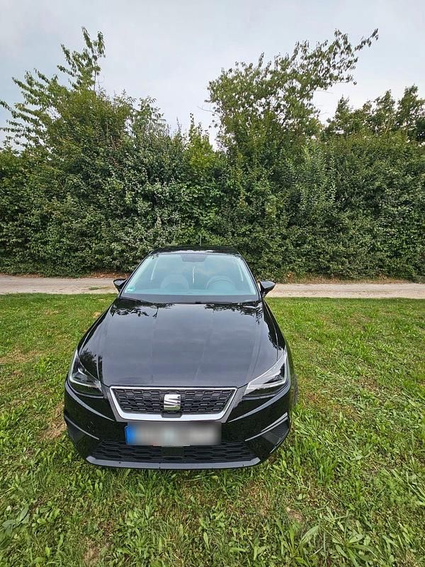 Schwarz Gebraucht 2022 Seat Ibiza Black Edition Kleinwagen | 13.500 € (Superpreis) - Bild 1/4