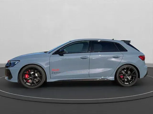 Gebraucht Audi RS3 Sport 400 PS (294 kW) 2026 Grau Limousine