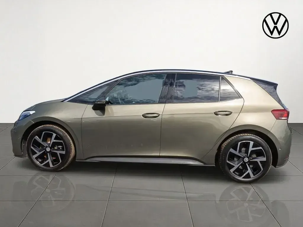 Gebraucht VW ID.3 Pro 150 kW (204 PS) 2024 Dark olivine green metallic/schwarz Kleinwagen