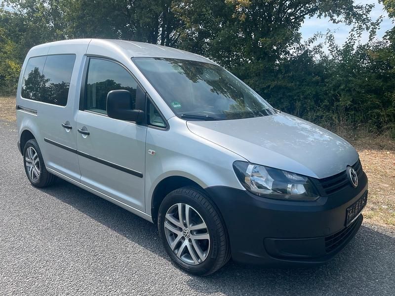 Silber Gebraucht 2013 VW Caddy Van / Kleinbus | 10.349 € (Etwas zu teuer) - Bild 1/4