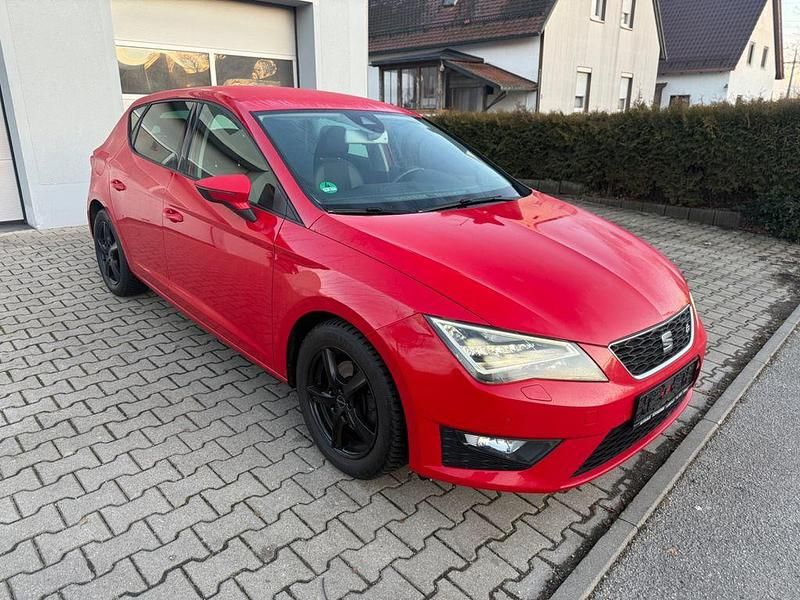 Rot Gebraucht 2014 Seat Leon FR Limousine | 7.990 € (Fairer Preis) - Bild 1/4