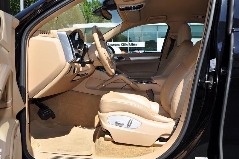 Gebraucht Porsche Cayenne 300 PS (220 kW) 2011 Schwarz SUV