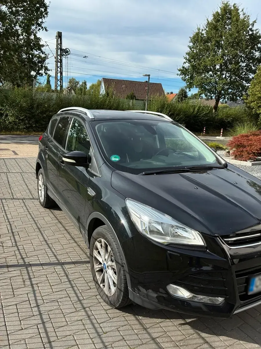 Gebraucht Ford Kuga 88 PS (64 kW) 2015 Schwarz SUV