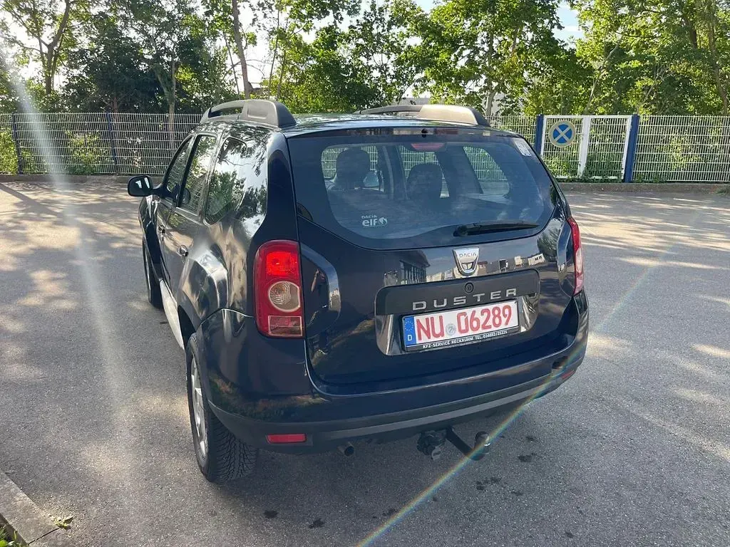 Gebraucht Dacia Duster Lauréate 105 PS (77 kW) 2011 Blau SUV