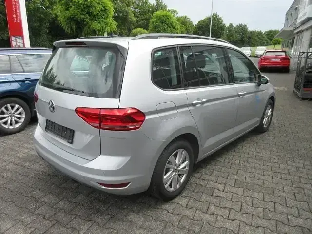 Gebraucht VW Touran Comfortline 150 PS (110 kW) 2020 Reflexsilber metallic Van / Kleinbus