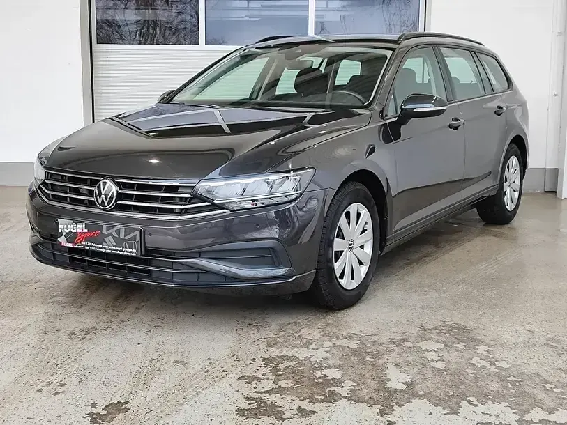 Gebraucht VW Passat Conceptline 150 PS (110 kW) 2022 Mangangrau metallic Kombi