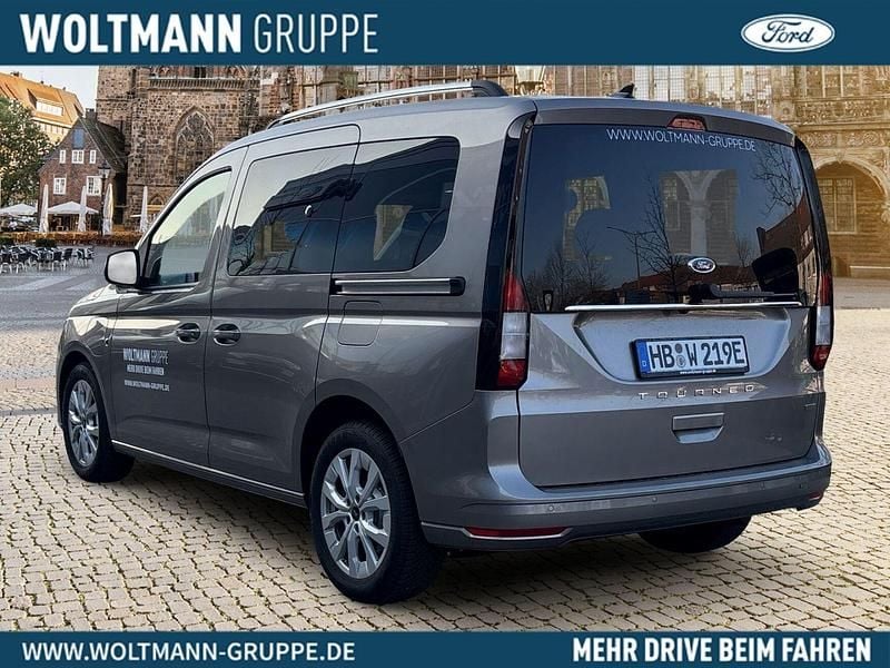 Gebraucht Ford Tourneo Titanium 116 PS (85 kW) 2025 Silber Van / Kleinbus