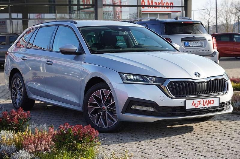 Gebraucht Skoda Octavia 150 PS (110 kW) 2022 Brillantsilber metallic Kombi