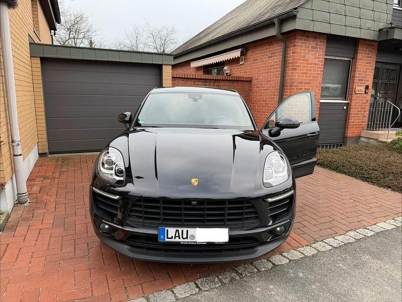 Gebraucht Porsche Macan 252 PS (185 kW) 2018 Schwarz SUV