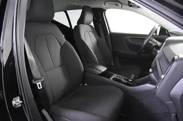 Gebraucht Volvo XC40 Momentum 163 PS (119 kW) 2021 Schwarz SUV