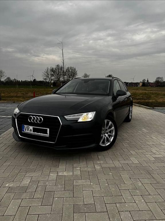 Gebraucht Audi A4 Attraction 150 PS (110 kW) 2016 Grau Kombi