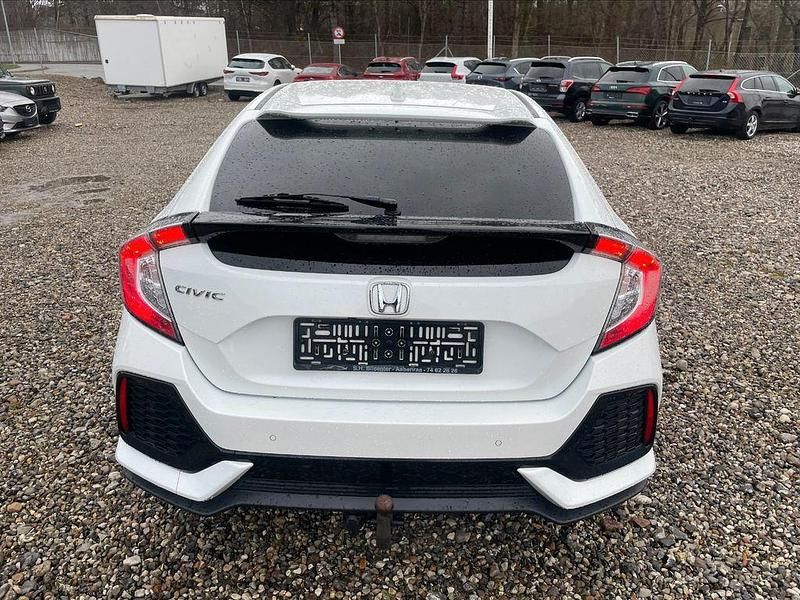 Gebraucht Honda Civic Elegance 126 PS (92 kW) 2019 Weiß Limousine