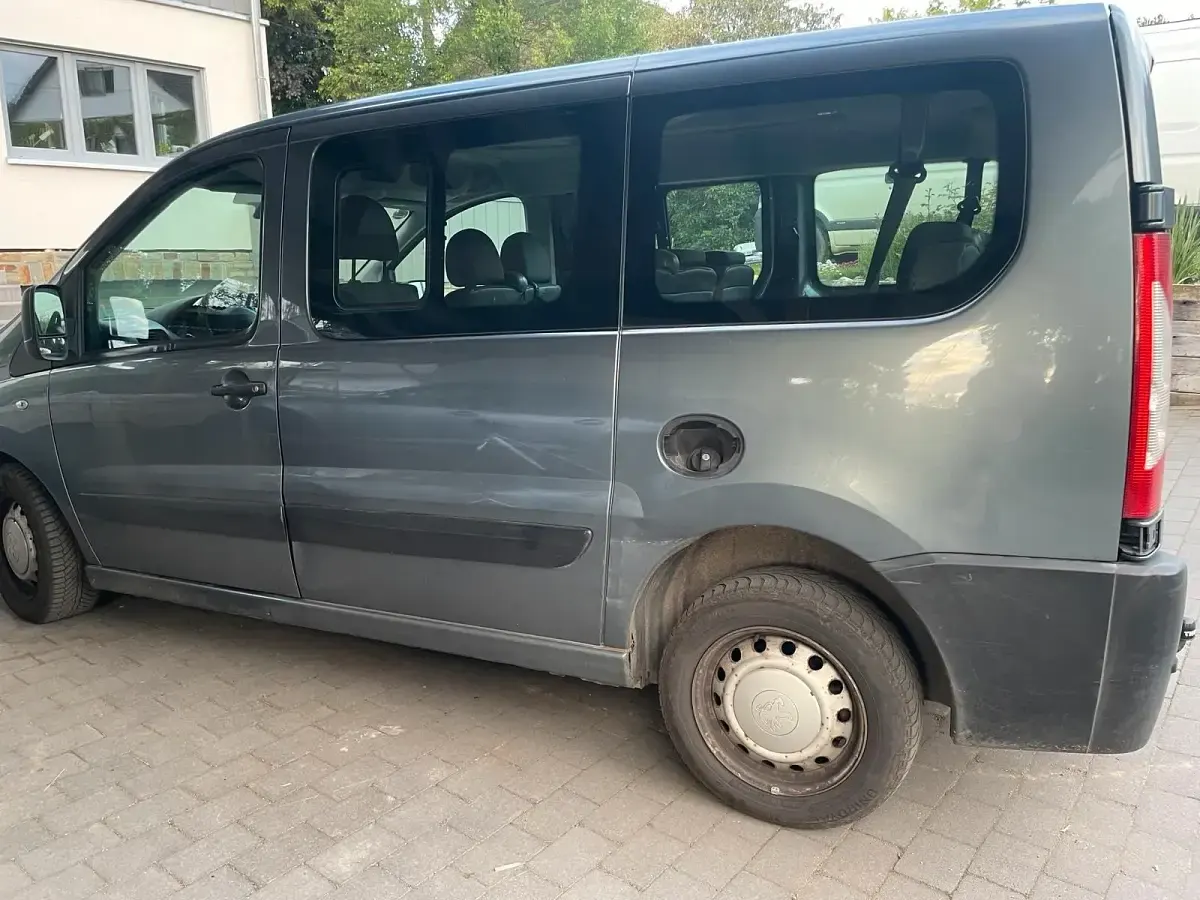 Gebraucht Peugeot TePee 120 PS (88 kW) 2009 Van / Kleinbus