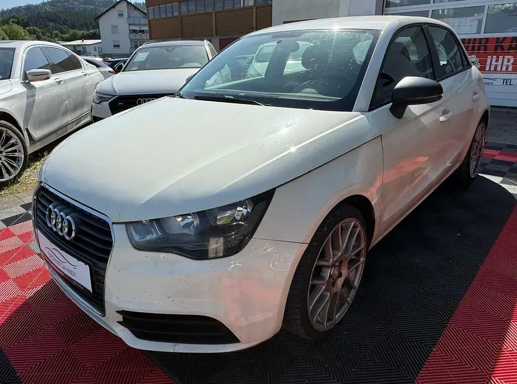 Gebraucht Audi A1 Sportback Attraction 122 PS (89 kW) 2014 Weiß Kleinwagen