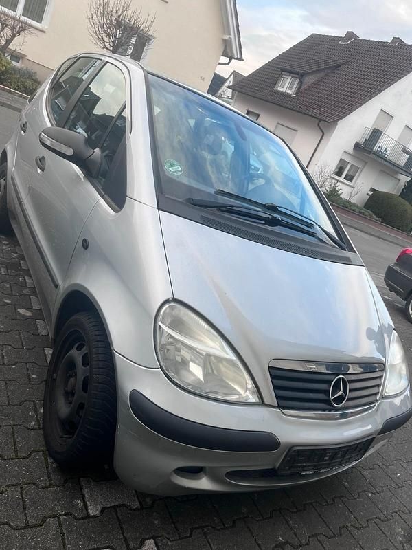 Grau Gebraucht 2003 Mercedes A140 Kleinwagen | 1.600 € - Bild 1/4