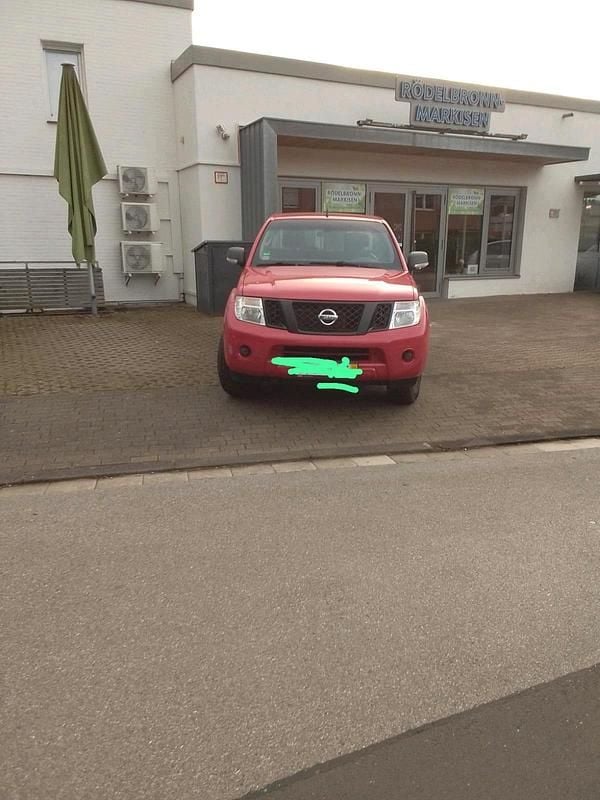 Gebraucht Nissan Navara 150 PS (110 kW) 2014 Rot Pickup