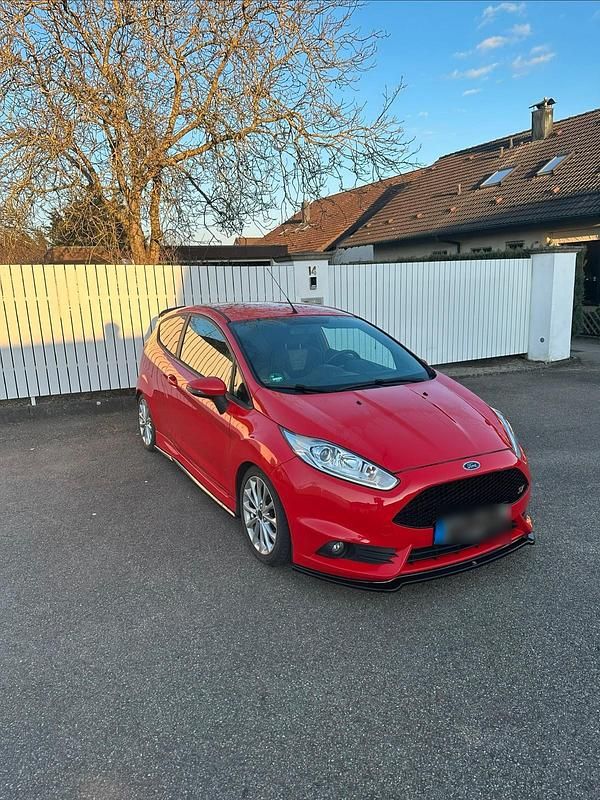 Gebraucht Ford Fiesta ST 182 PS (133 kW) 2014 Rot Kleinwagen