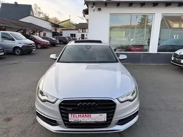Gebraucht Audi A6 Ambiente 326 PS (239 kW) 2014 Rot Kombi