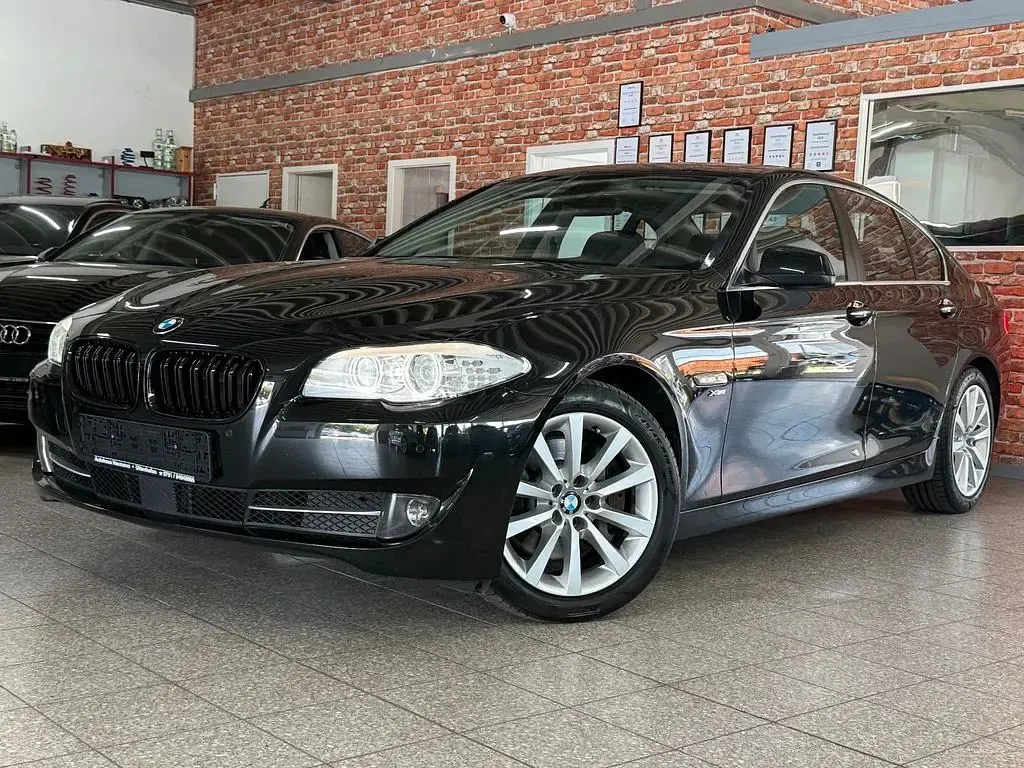 Gebraucht BMW 530 258 PS (189 kW) 2011 Schwarz Limousine