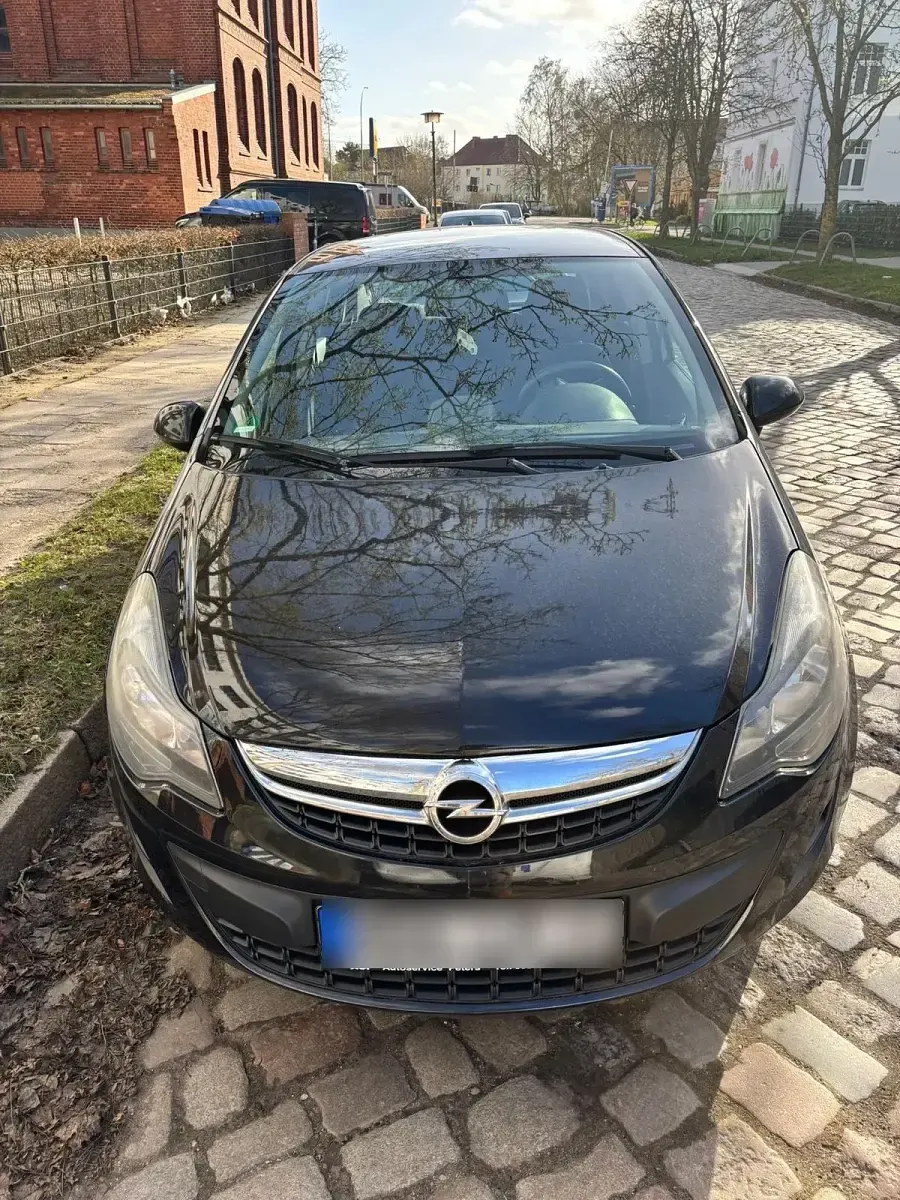 Second-hand Opel Corsa 87 CP (63 kW) 2013 Negru Hatchback