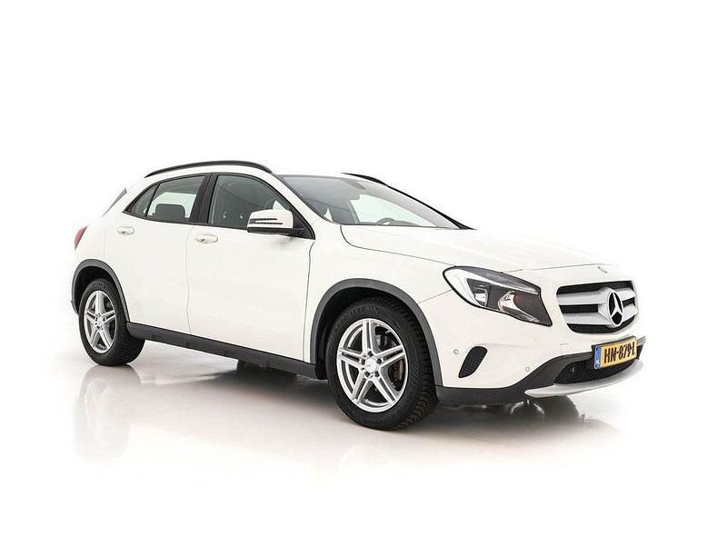 Weiß Gebraucht 2014 Mercedes GLA200 Ambition SUV | 11.145 € (Fairer Preis) - Bild 1/4