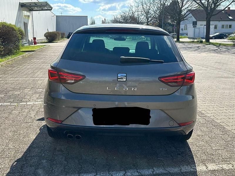 Gebraucht Seat Leon XCELLENCE 125 PS (91 kW) 2017 Grau Limousine