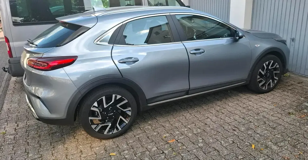 Gebraucht Kia XCeed Vision 140 PS (102 kW) 2024 Silber SUV