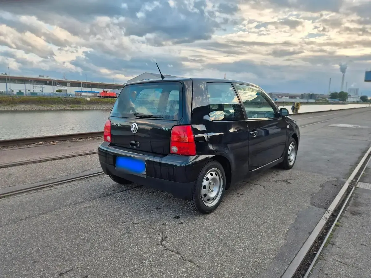 Gebraucht VW Lupo 61 PS (44 kW) 1999 Schwarz Kleinwagen