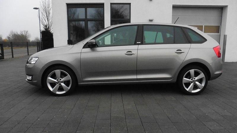 Gebraucht Skoda Rapid Joy 90 PS (66 kW) 2016 Beige Limousine
